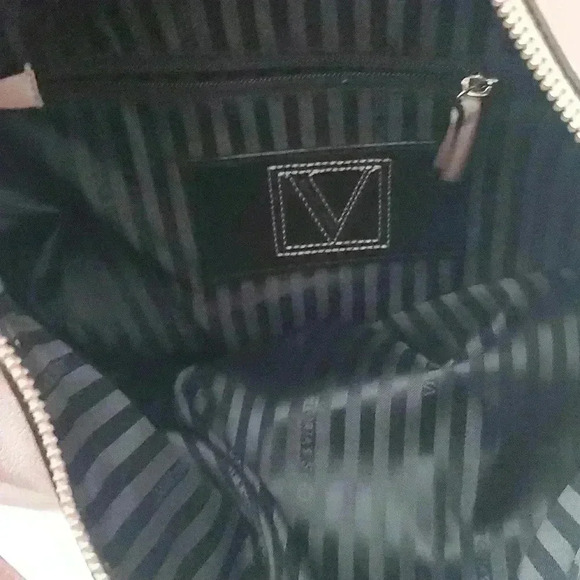 Victoria Secrets pink purse - Picture 10 of 13